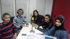 طلاب مدرسة اورط الثانوية من الرملة يشاركون في لقاء صحفي عبر راديو صوت اسرائيل